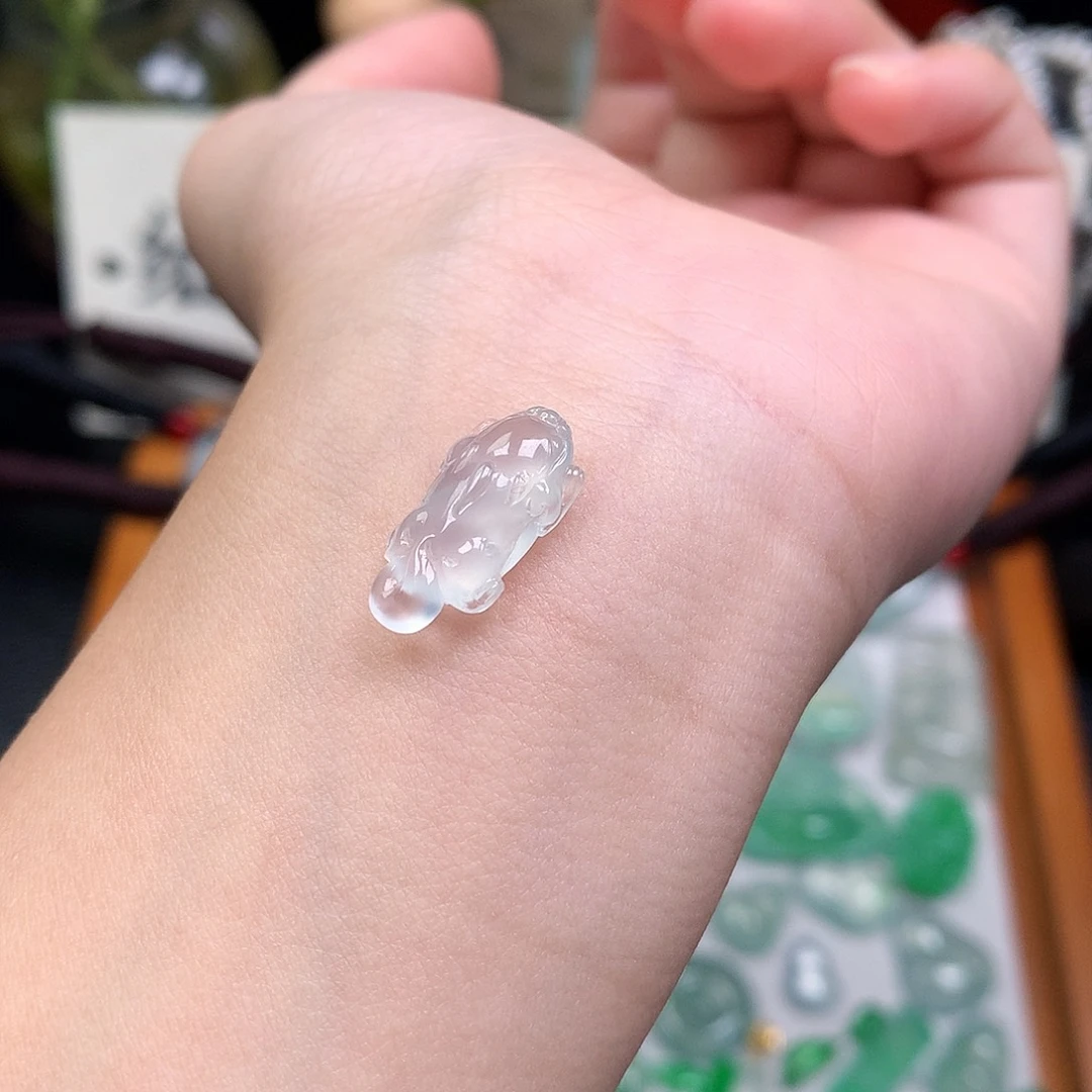 翡翠裸石缅甸天然A货翡翠冰种貔貅