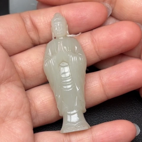 和田玉挂件未镶嵌?