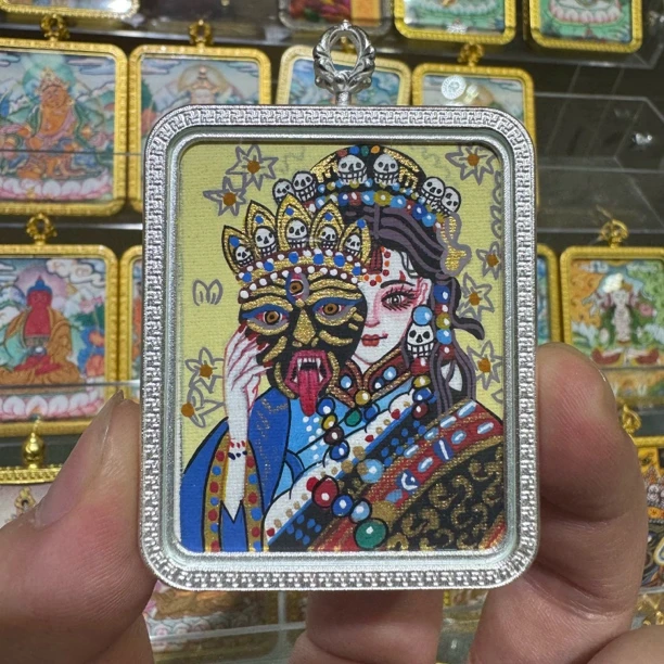 纯手绘唐卡扎基拉姆矿物质绘画招财女财神吊坠