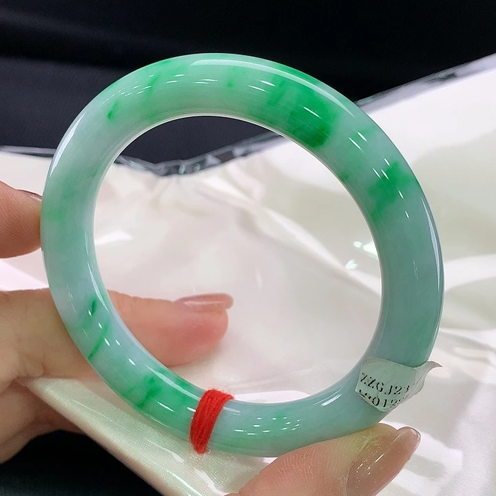 翡翠手镯未镶嵌圆条55.5