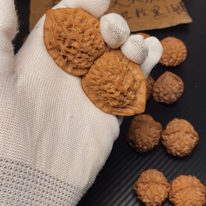 把件文玩核桃小***乖秦岭秦鸡