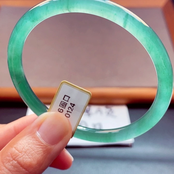 翡翠未镶嵌手镯天然翡翠手镯44