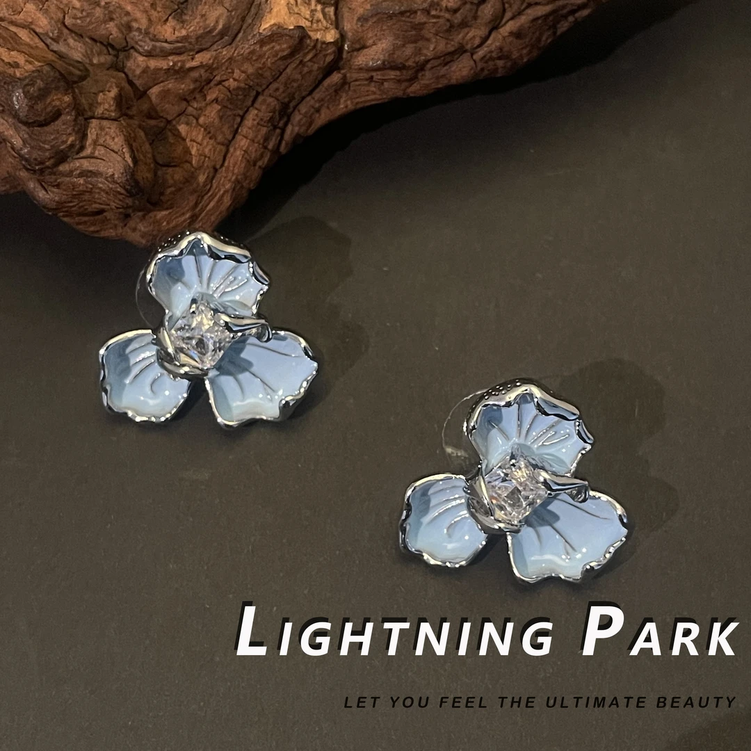 黄铜合成锆石耳饰 【小众轻奢】蓝色鸢尾花耳饰2318花朵耳钉