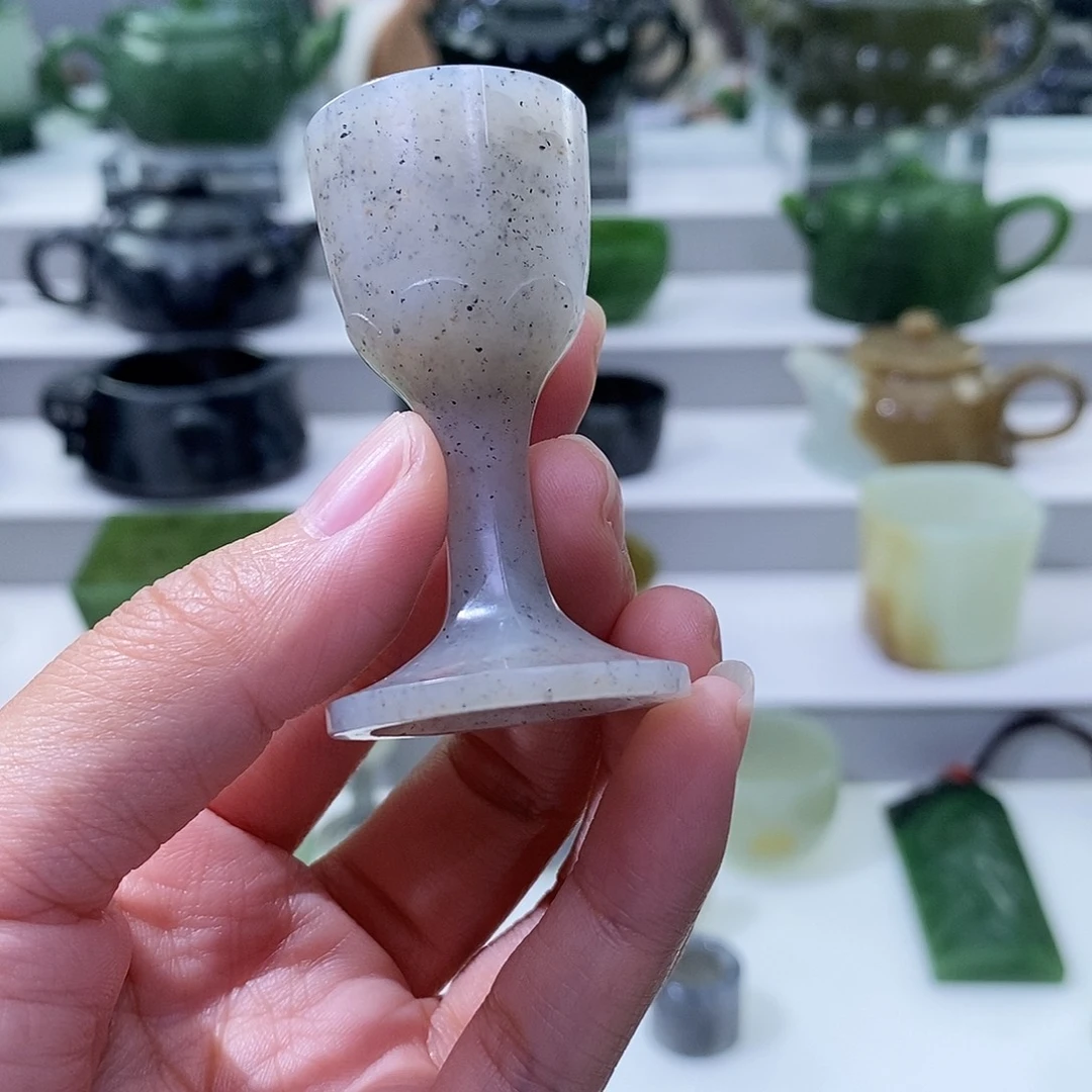 和田玉未镶嵌挂件茅台杯
