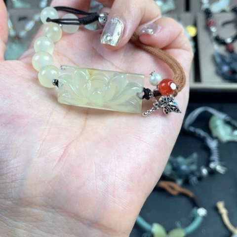 蛇纹石玉合金颈饰