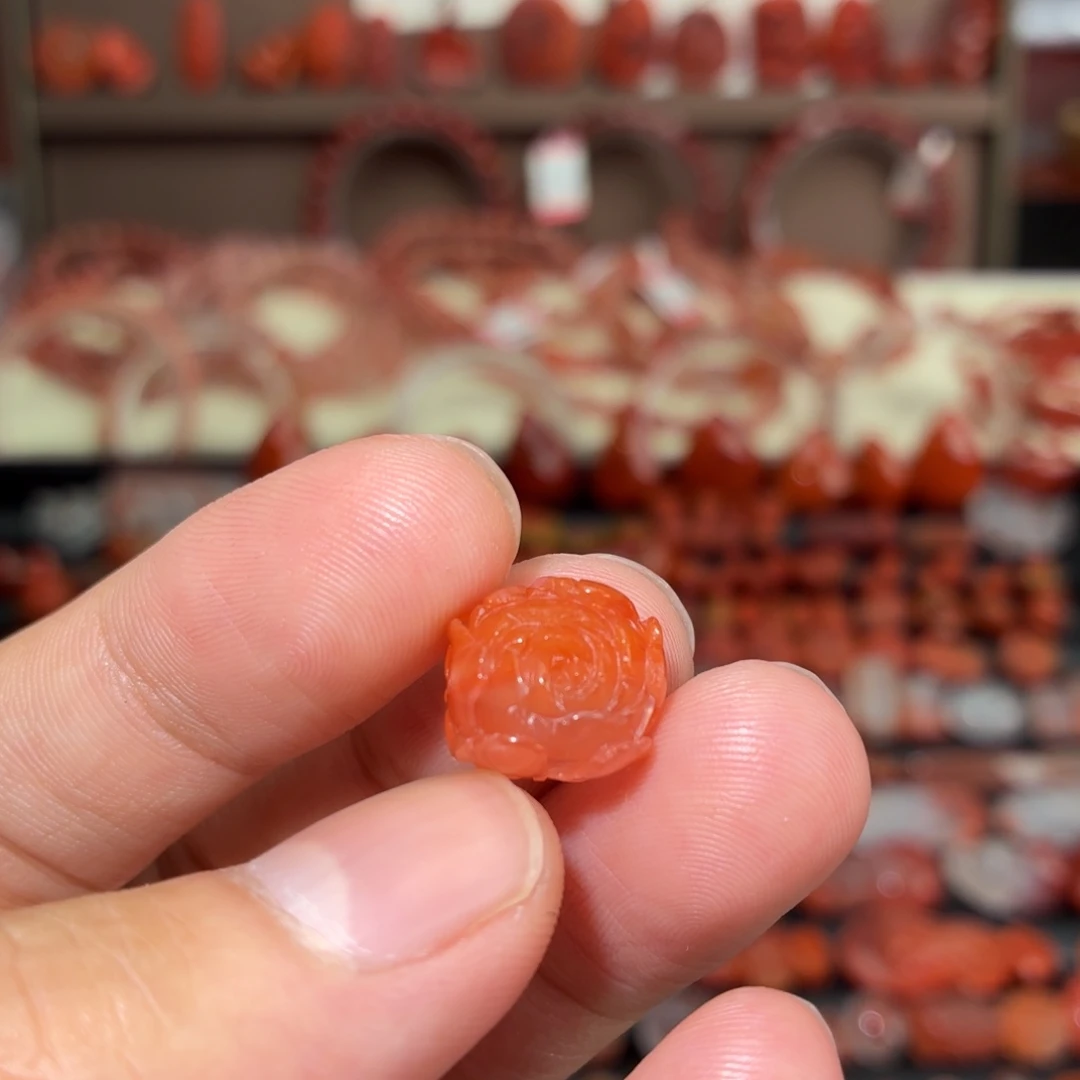 南红玛瑙未镶嵌颈饰牡丹花1
