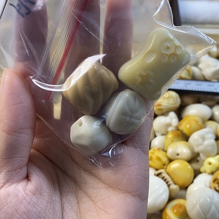 脆***。菩提根/象牙果吊坠