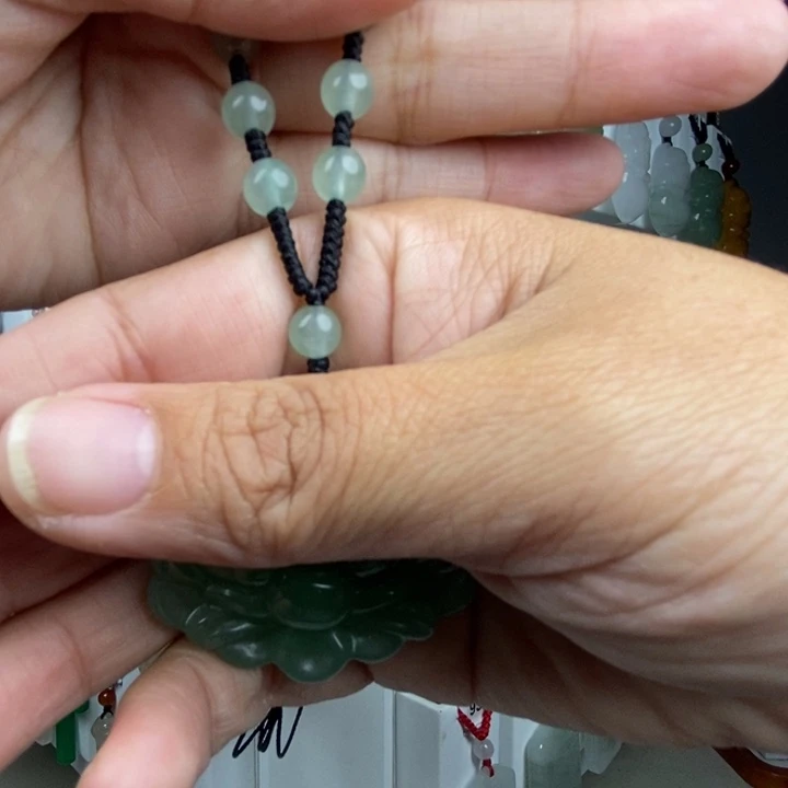 阳***#石英质玉未镶嵌颈饰