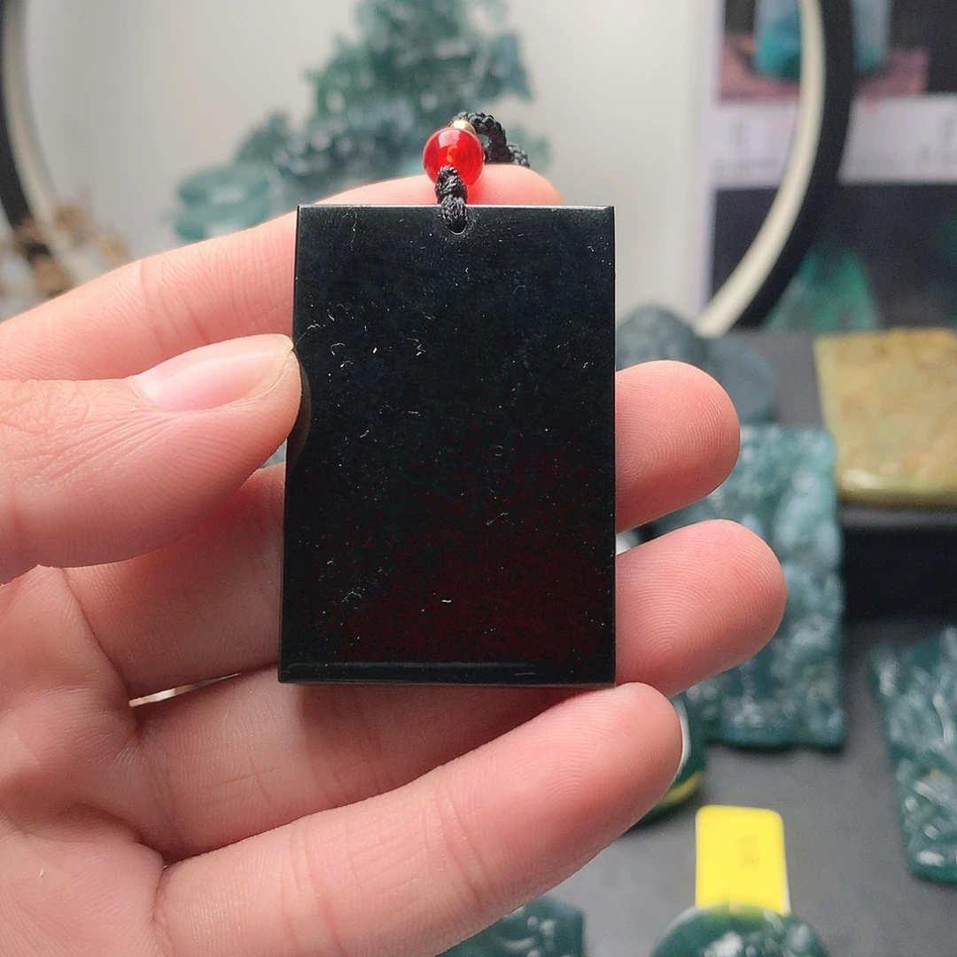 翡翠未镶嵌颈饰无