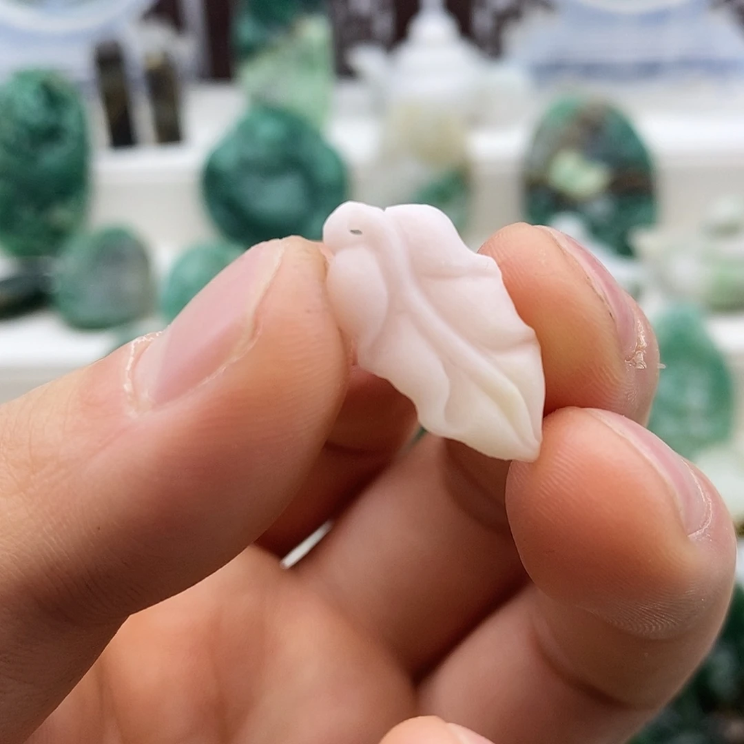 方***玉独山玉未镶嵌颈饰