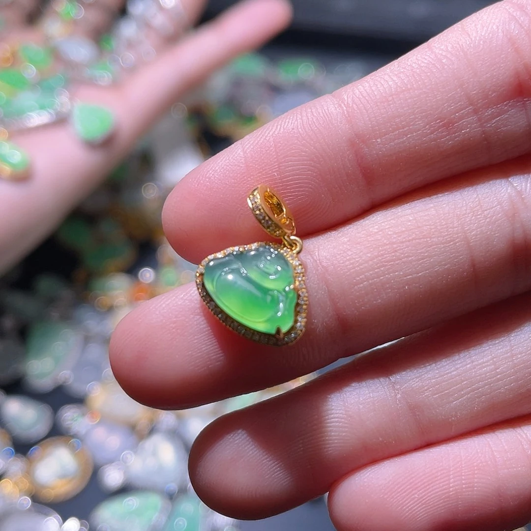 翡翠颈饰18K金镶嵌肉*都吊坠