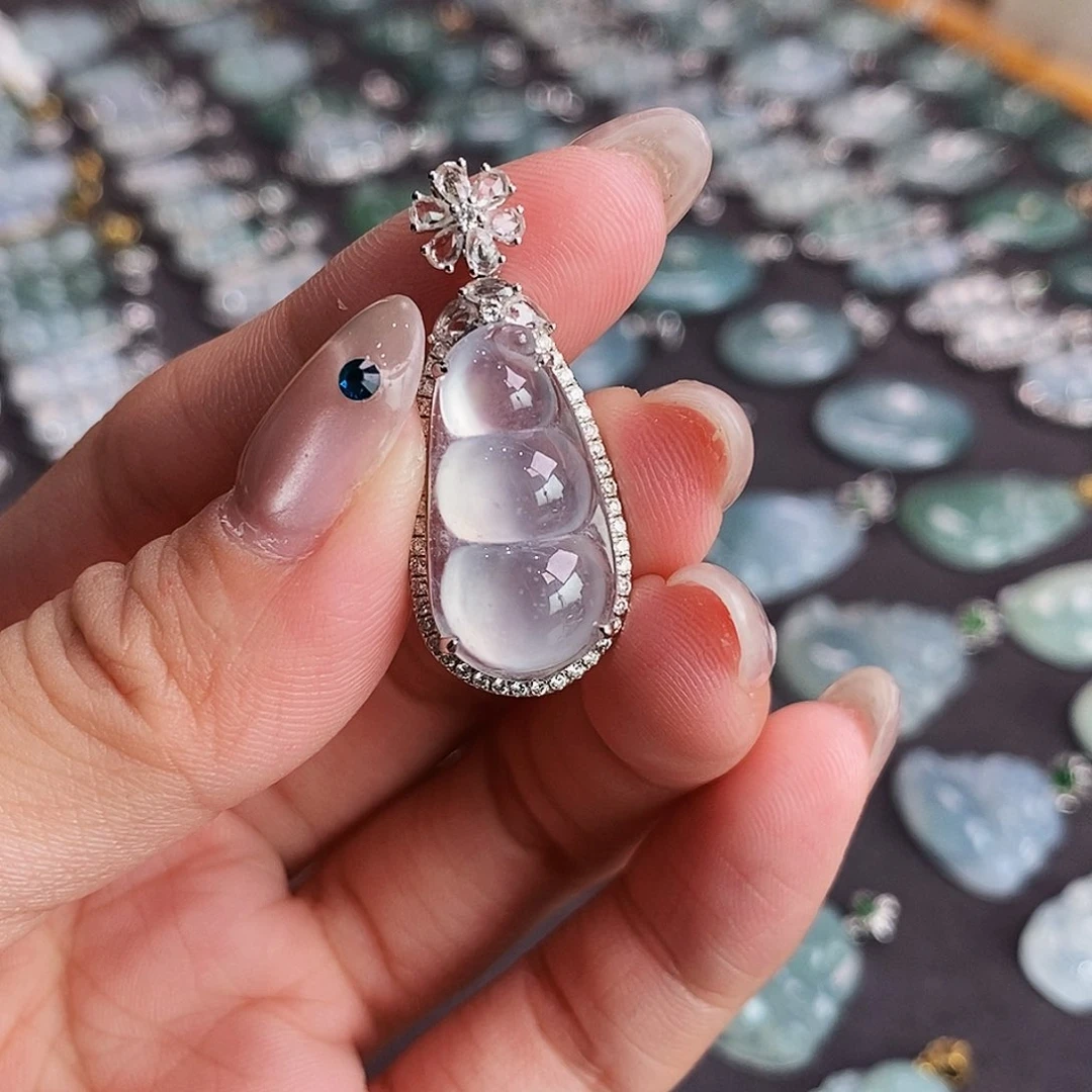 翡翠18K金镶嵌吊坠(赠链)天然缅甸A货翡翠福豆