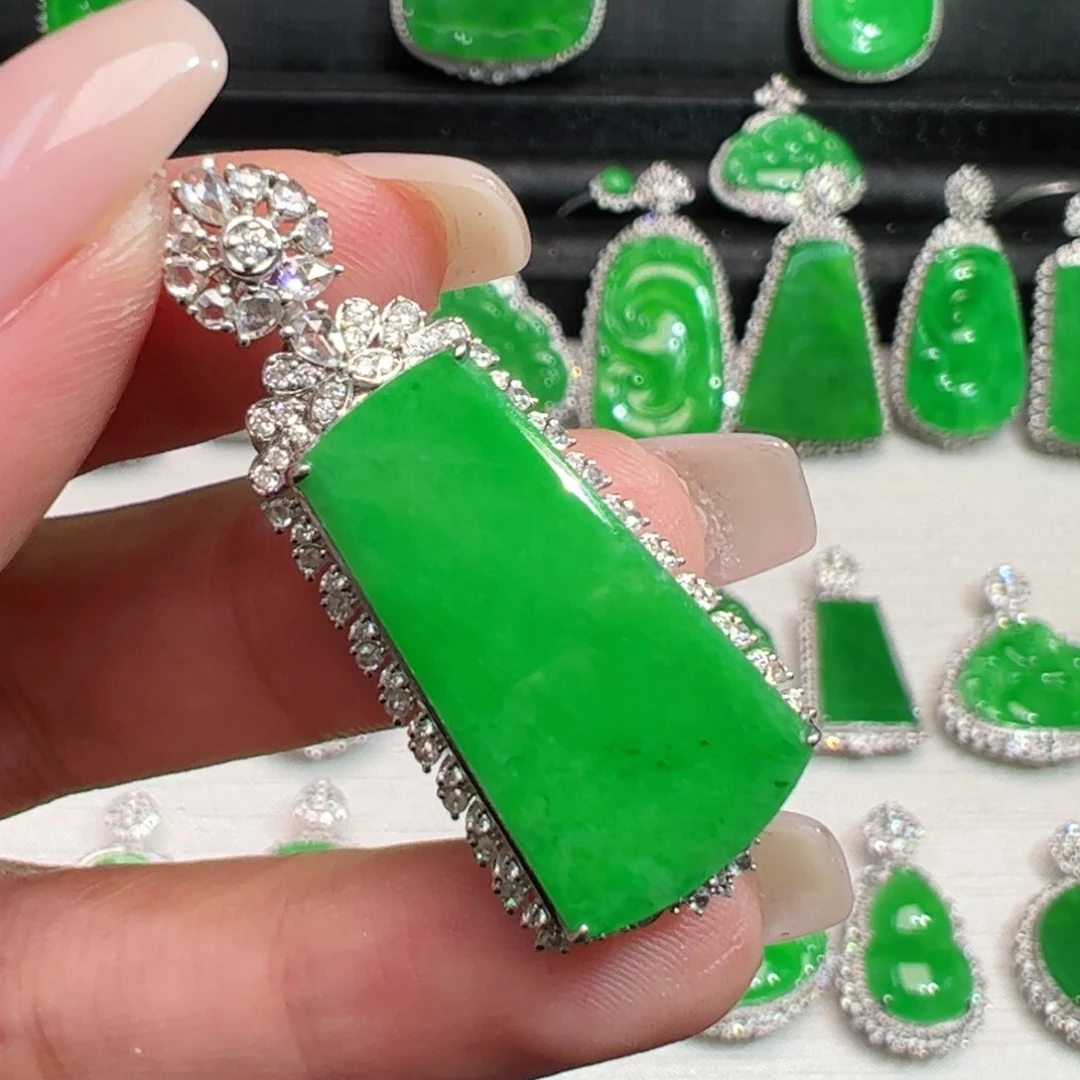 翡翠18K金镶嵌吊坠(不含链)