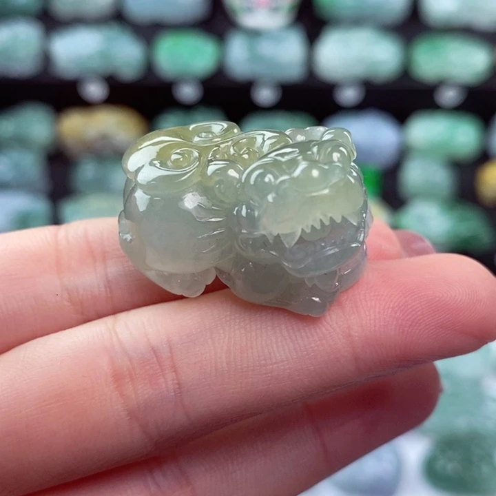 翡翠颈饰未镶嵌晨*天然