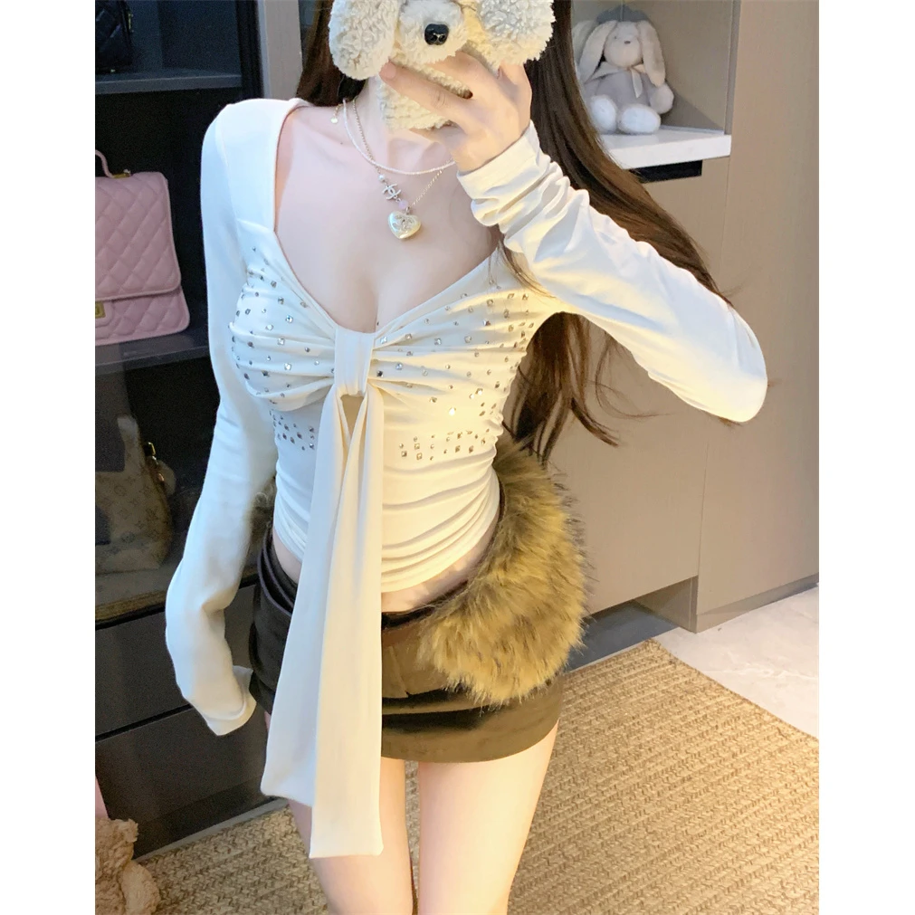 纯欲甜辣风烫钻蝴蝶结方领长袖T恤女秋冬修身显瘦上衣性感打底衫