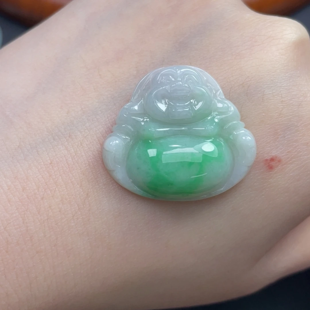 翡翠未镶嵌颈饰佛公