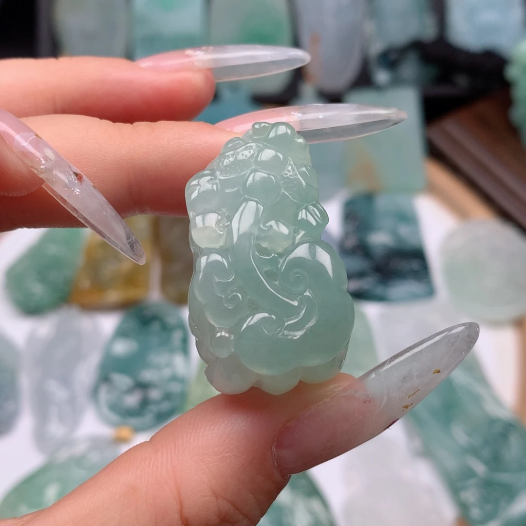 【闪购商品】翡翠颈饰未镶嵌君*貔貅