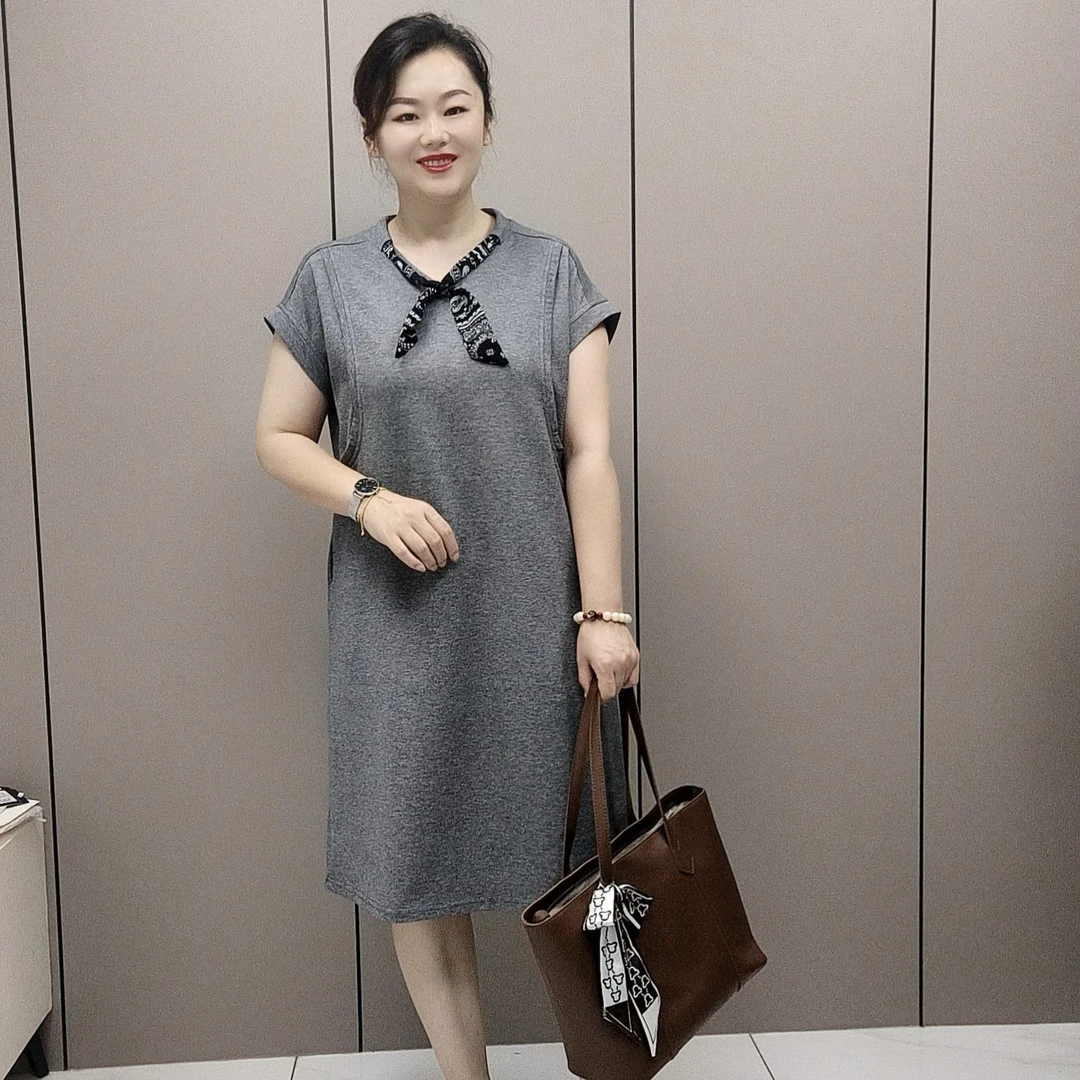 2025 夏季新款时尚领花休闲连衣裙