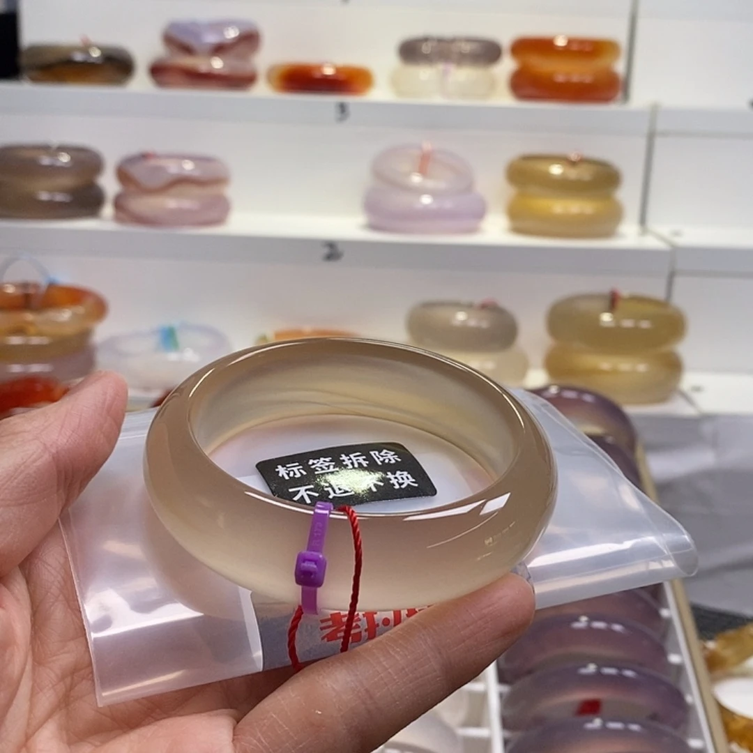 女****玛瑙/玉髓未镶嵌手镯天然纹理沙