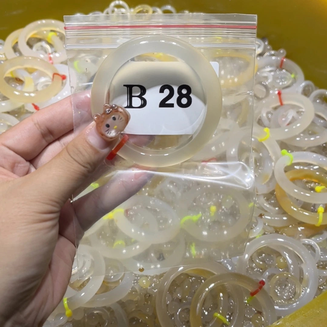 会***肉玛瑙/玉髓未镶嵌手镯