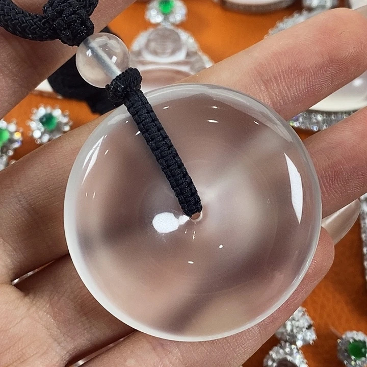 石英质玉未镶嵌颈饰