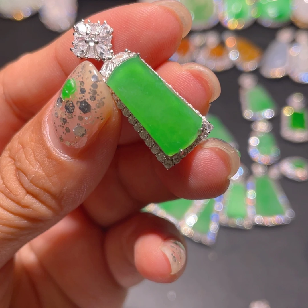 翡翠银S925镶嵌颈饰精品