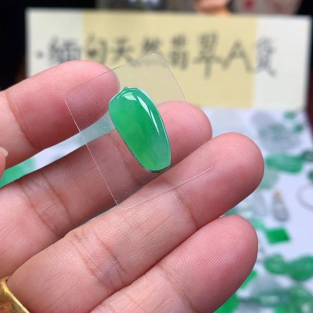 翡翠裸石缅甸天然A货翡翠阳绿福瓜