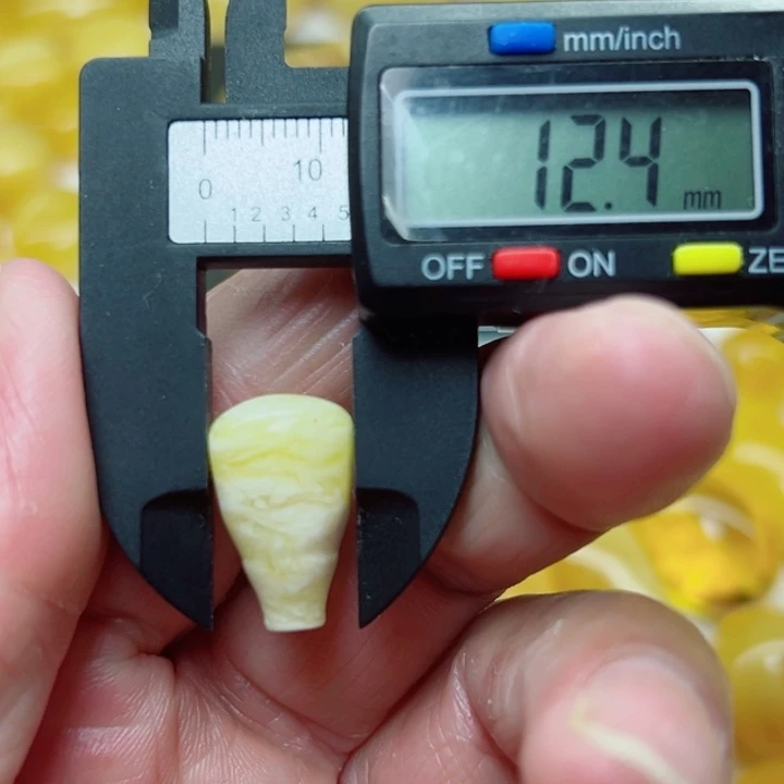 琥珀（矿物珀）未镶嵌裸石