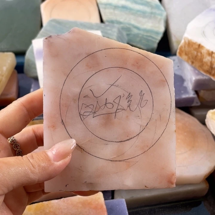 滋***吧石英质玉未镶嵌珠宝半成品