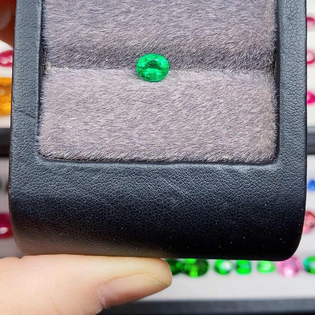 祖母绿裸石未镶嵌0.72c t