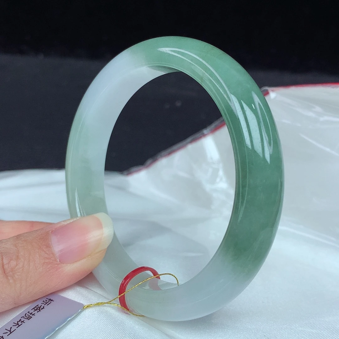 翡翠手镯未镶嵌57圈3962