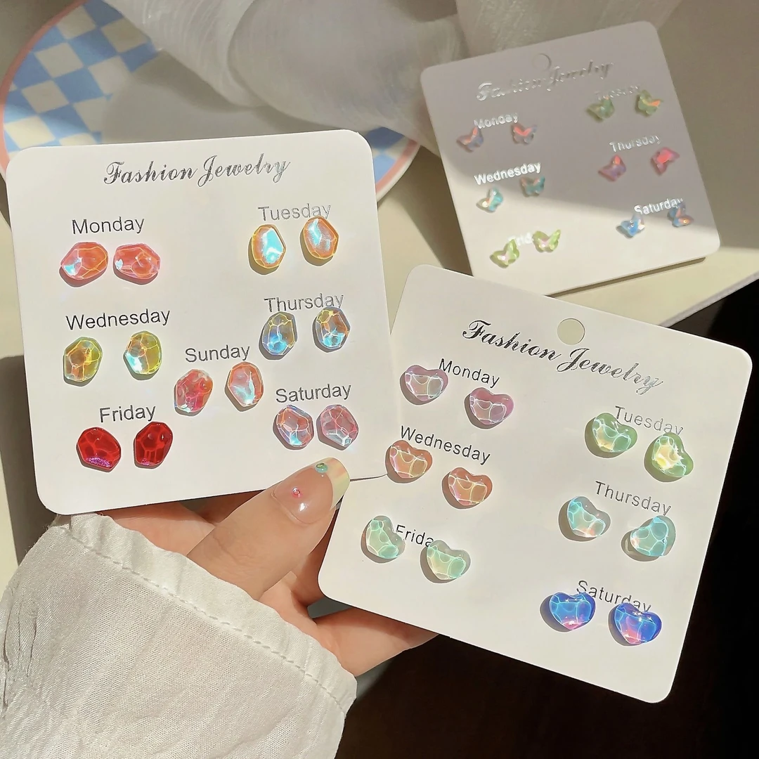 合金仿水晶耳饰 幻彩ins爱心星月耳钉甜美新款清新小巧学生耳饰