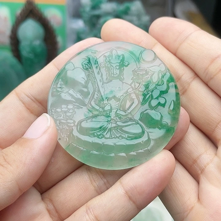 未镶嵌定制石英质玉（非洲翠）朋**乐