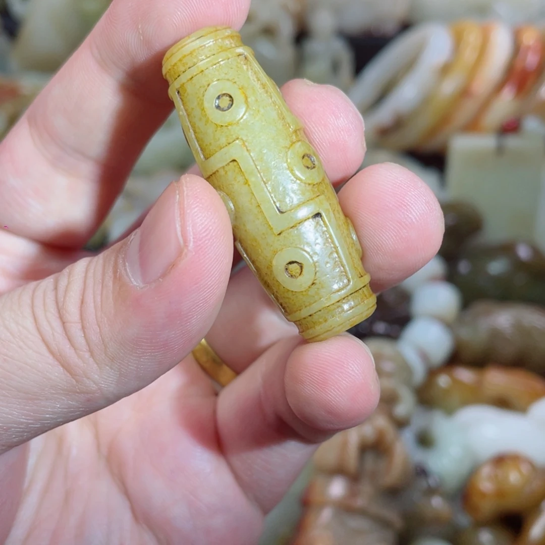 和田玉未镶嵌把件