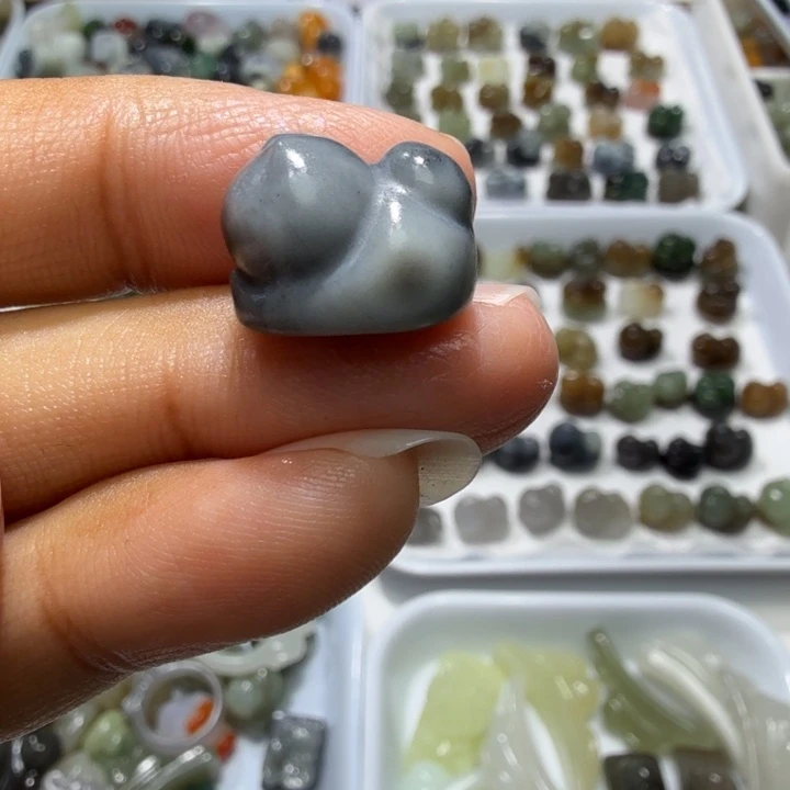 和田玉未镶嵌珠宝奇石