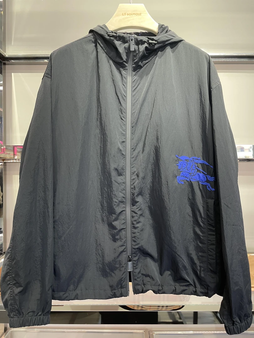 未使用 BURBERRY/博柏利 夏季连帽长袖拉链纯色常规款夹克