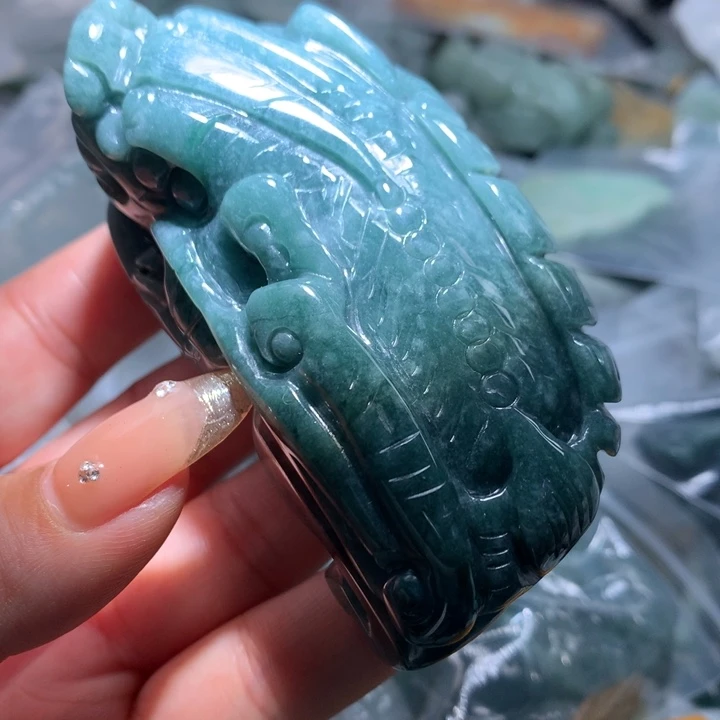 翡翠未镶嵌颈饰保真天然A货翡翠