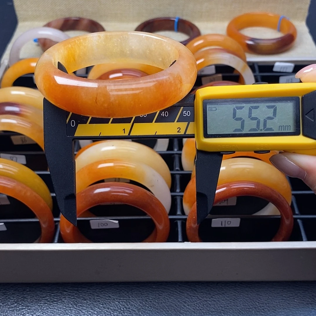 合金石英质玉（黄龙玉）手镯111号