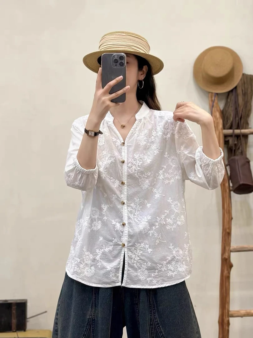623#日系休闲风显瘦立领七分袖绣花v领纯色宽松衬衣女中袖通勤