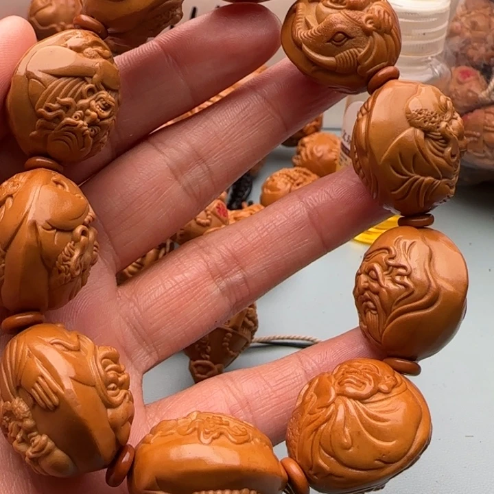 橄榄核手串雕刻工艺