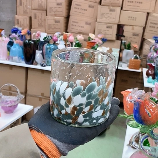 琉璃花瓶高10厘米宽10厘米