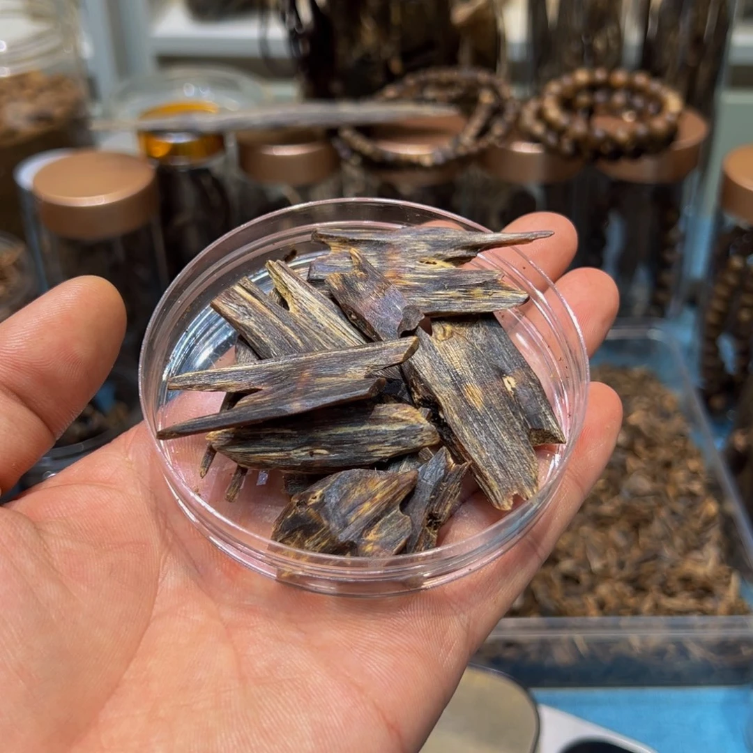 沉香手把件陆河料21克