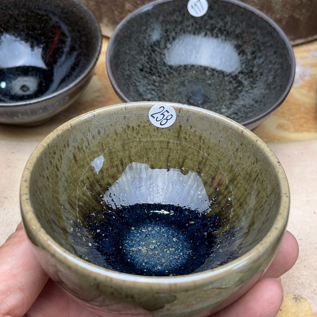 茶盏义兴龙窑坚持真柴烧