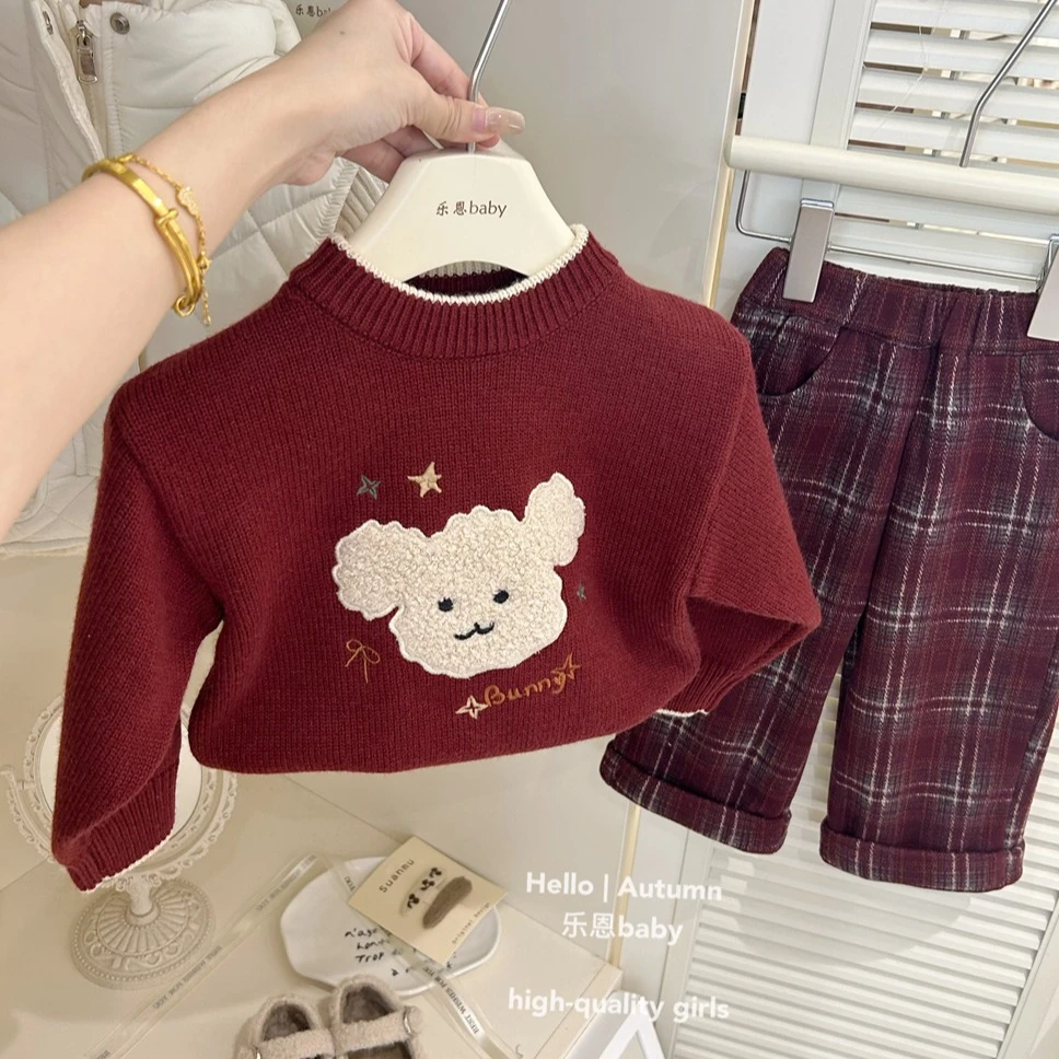 现货【乐恩童装】女童秋冬季新款红色小熊毛衣红色加绒裤时髦两件套