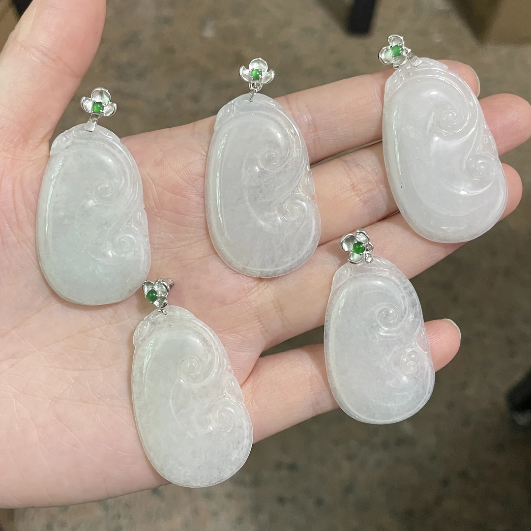 B54天然翡翠A货如意S925银镶吊坠（多样性发其一）