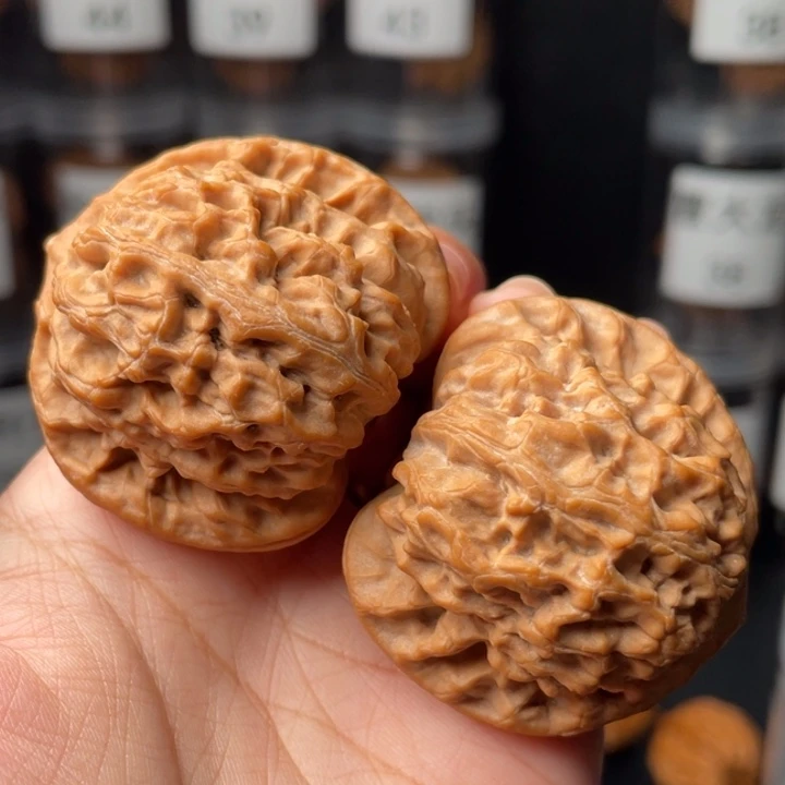 行***.文玩核桃把件全品44龙脉