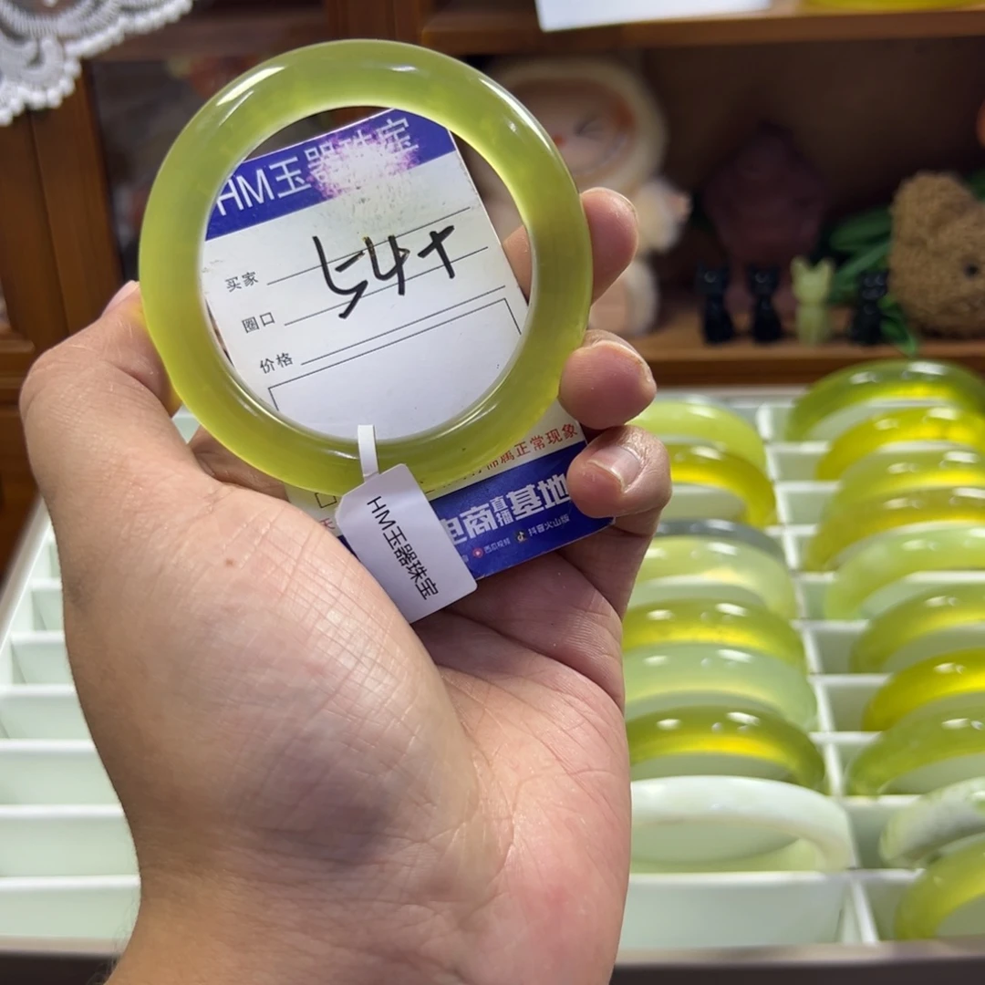 蛇纹石玉未镶嵌手镯150