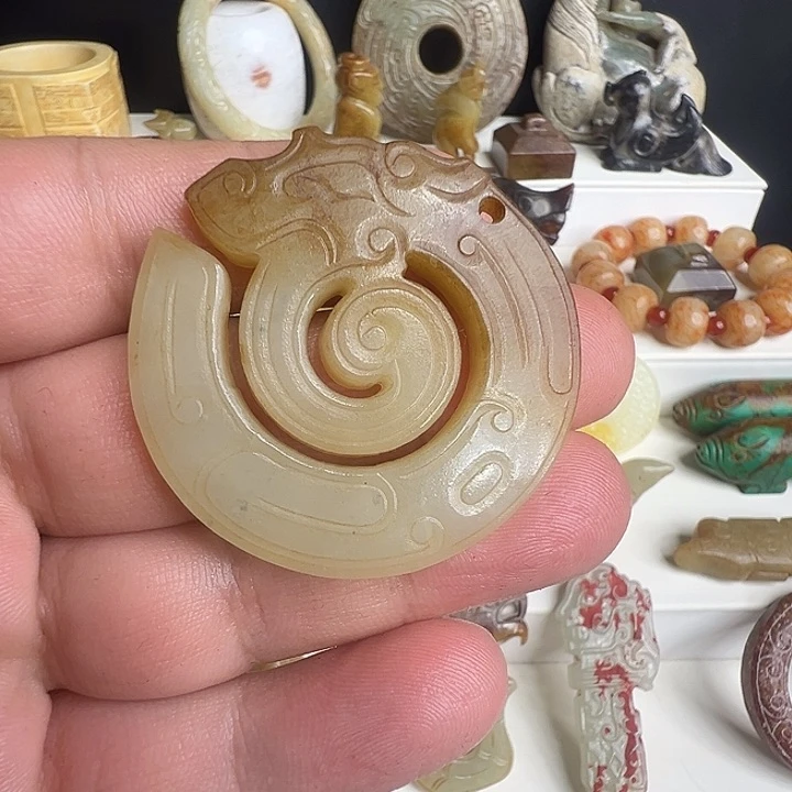 颈饰未镶嵌和田玉漠*