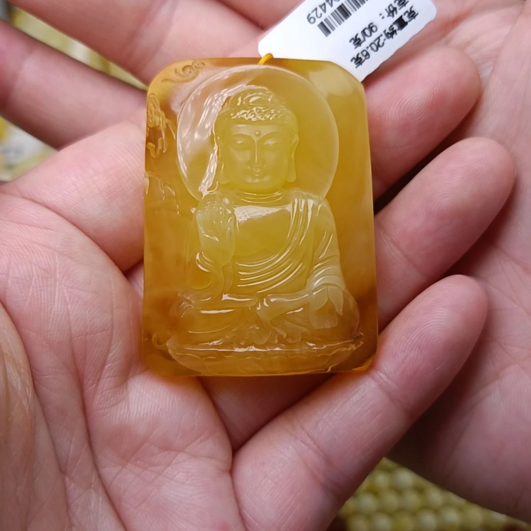 蜜蜡裸石未镶嵌大日如来