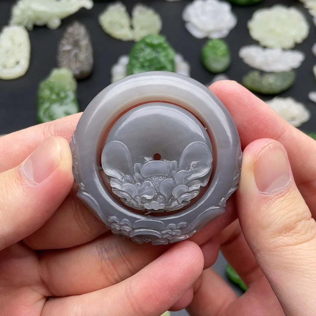 【闪购商品】颈饰未镶嵌和田玉